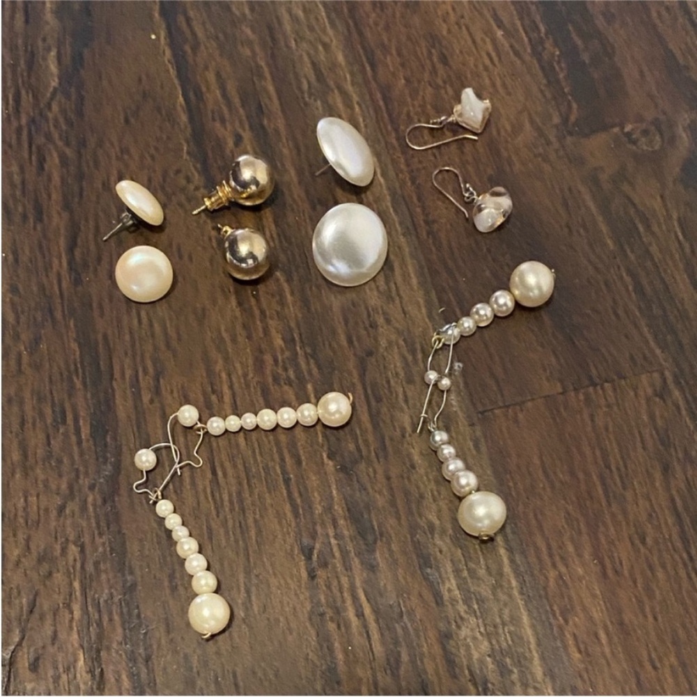 Pearl earring bundle